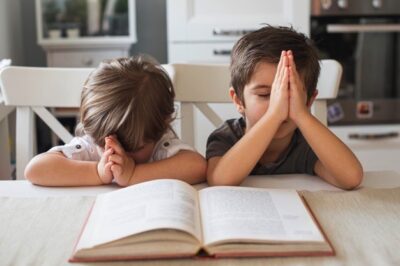 Picture of 2 boys Praying